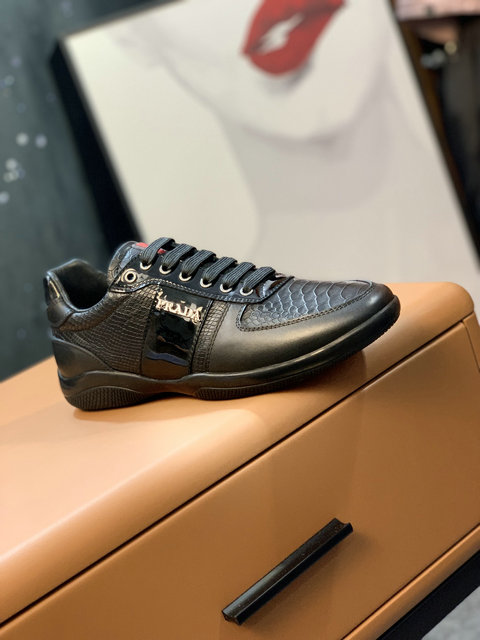 men prada shoes-046